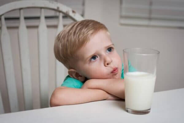 Sữa tươi không đường có thể không hợp với khẩu vị của trẻ 